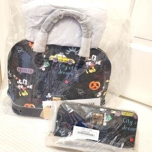 NWT Disney Dooney & Bourke Mickie & Minnie New York City Zip Satchel, Wa…
